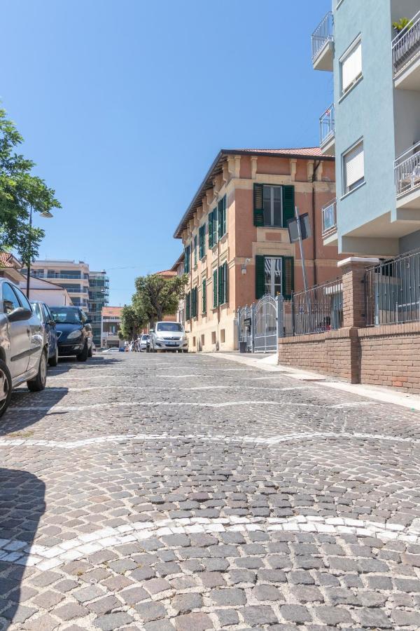 Vanda Rooms Termoli Esterno foto