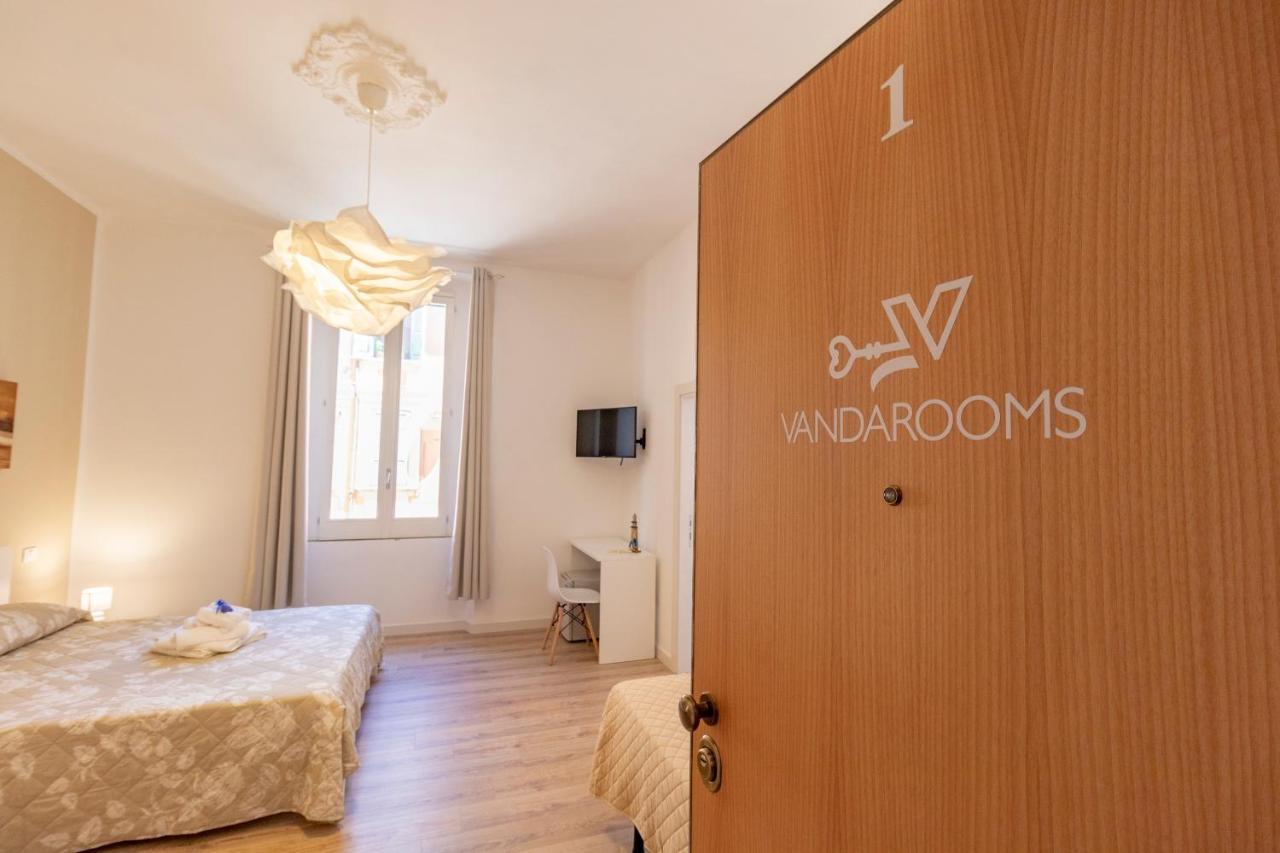 Vanda Rooms Termoli Esterno foto